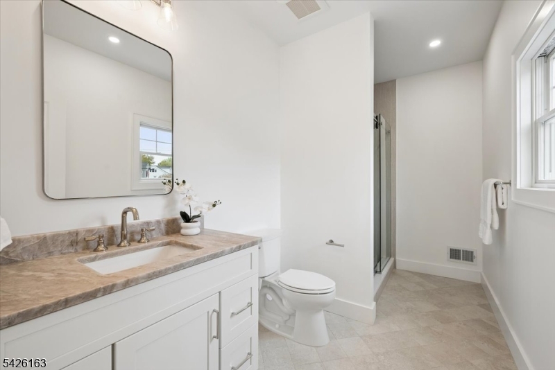 34 Crestview Ave