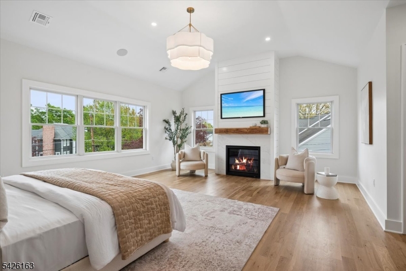 34 Crestview Ave