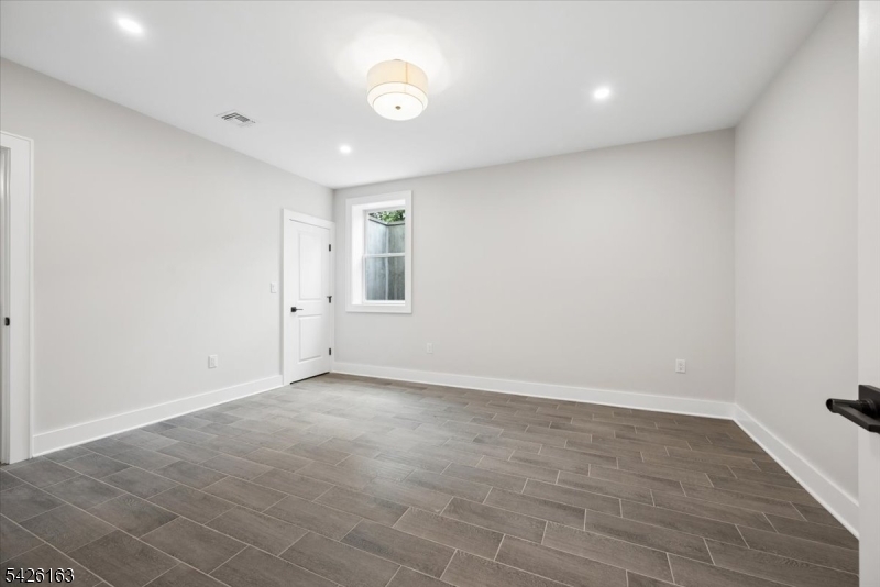 34 Crestview Ave