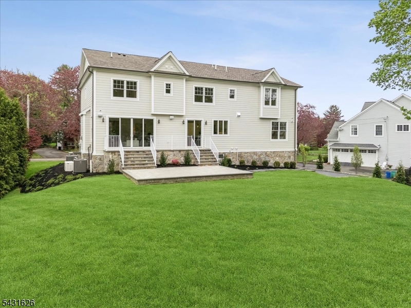 34 Crestview Ave