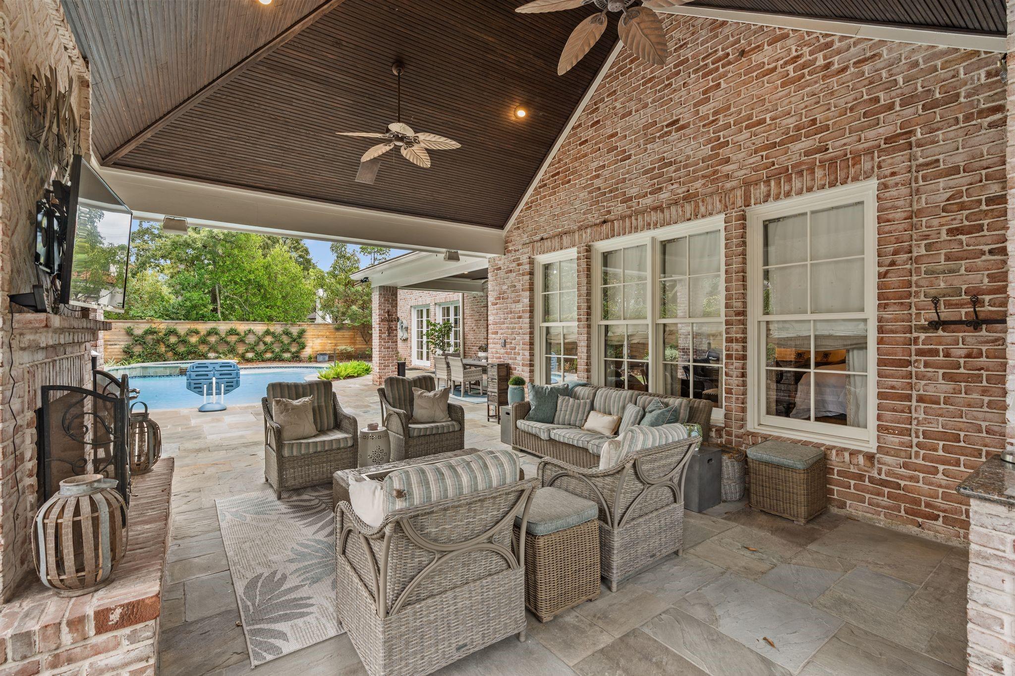 11910 Longleaf Lane