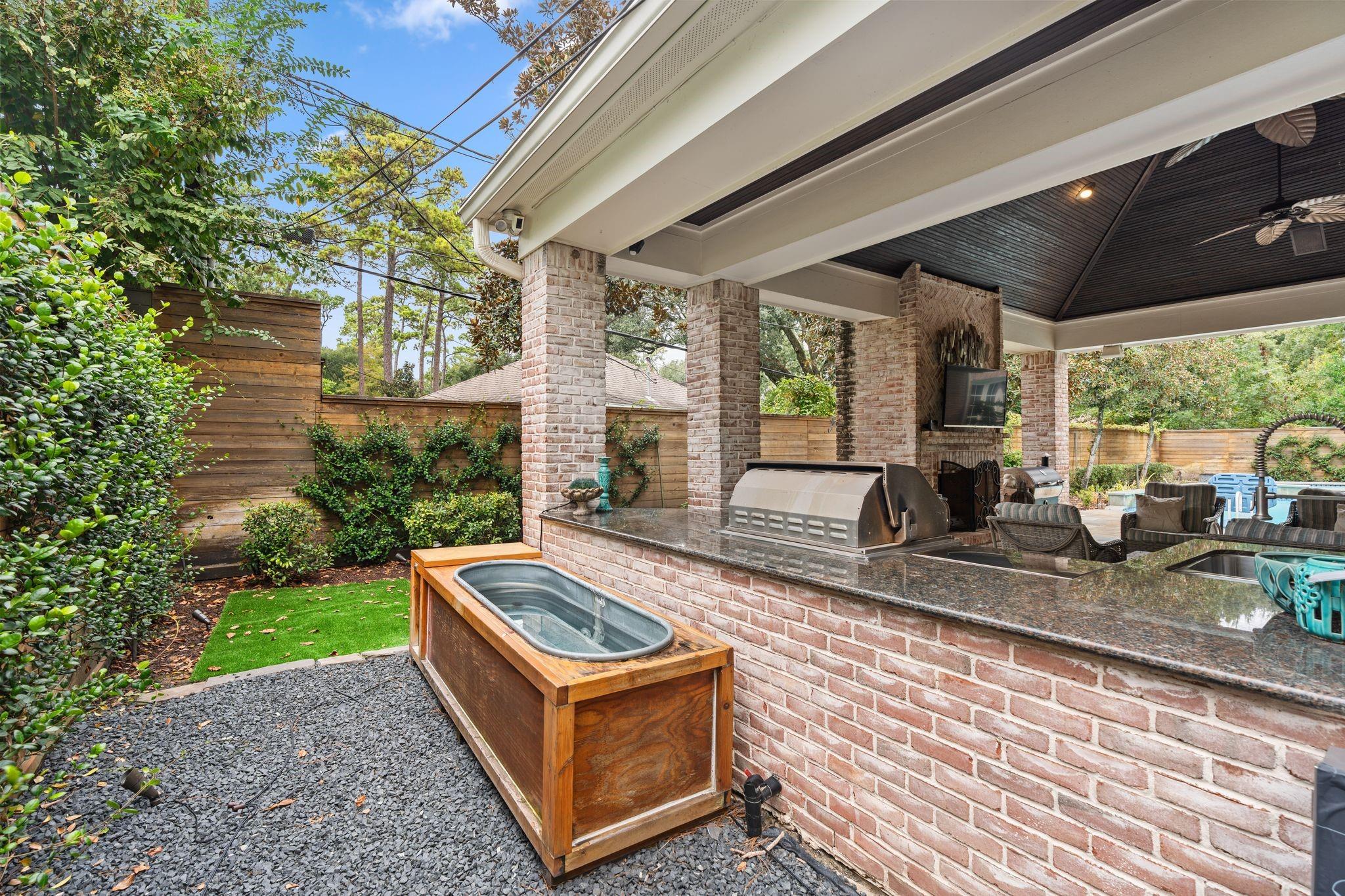 11910 Longleaf Lane