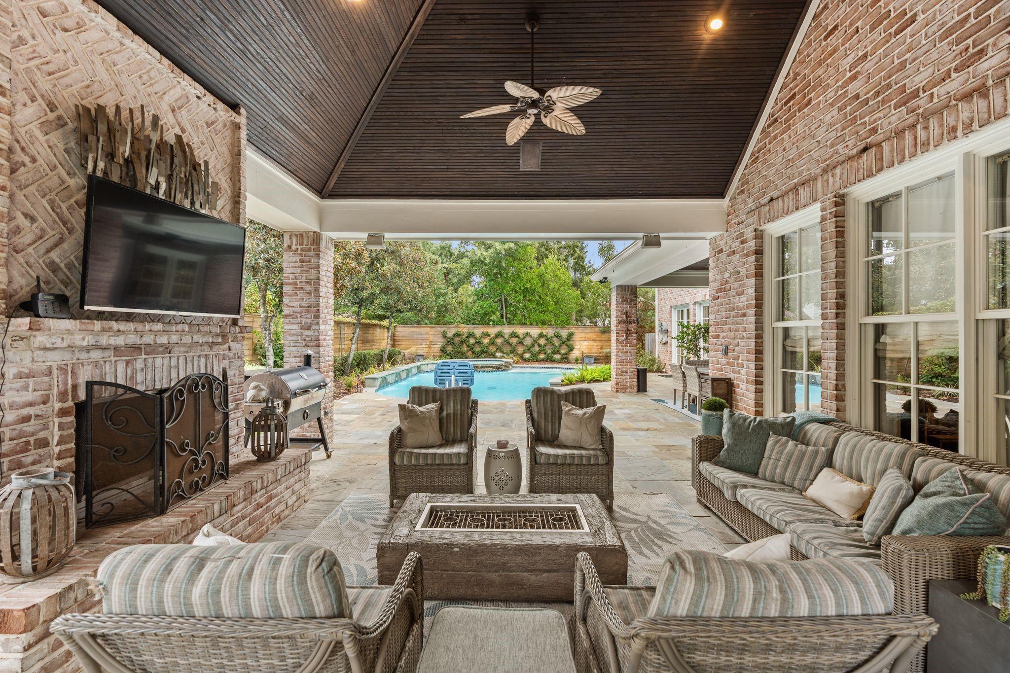 11910 Longleaf Lane