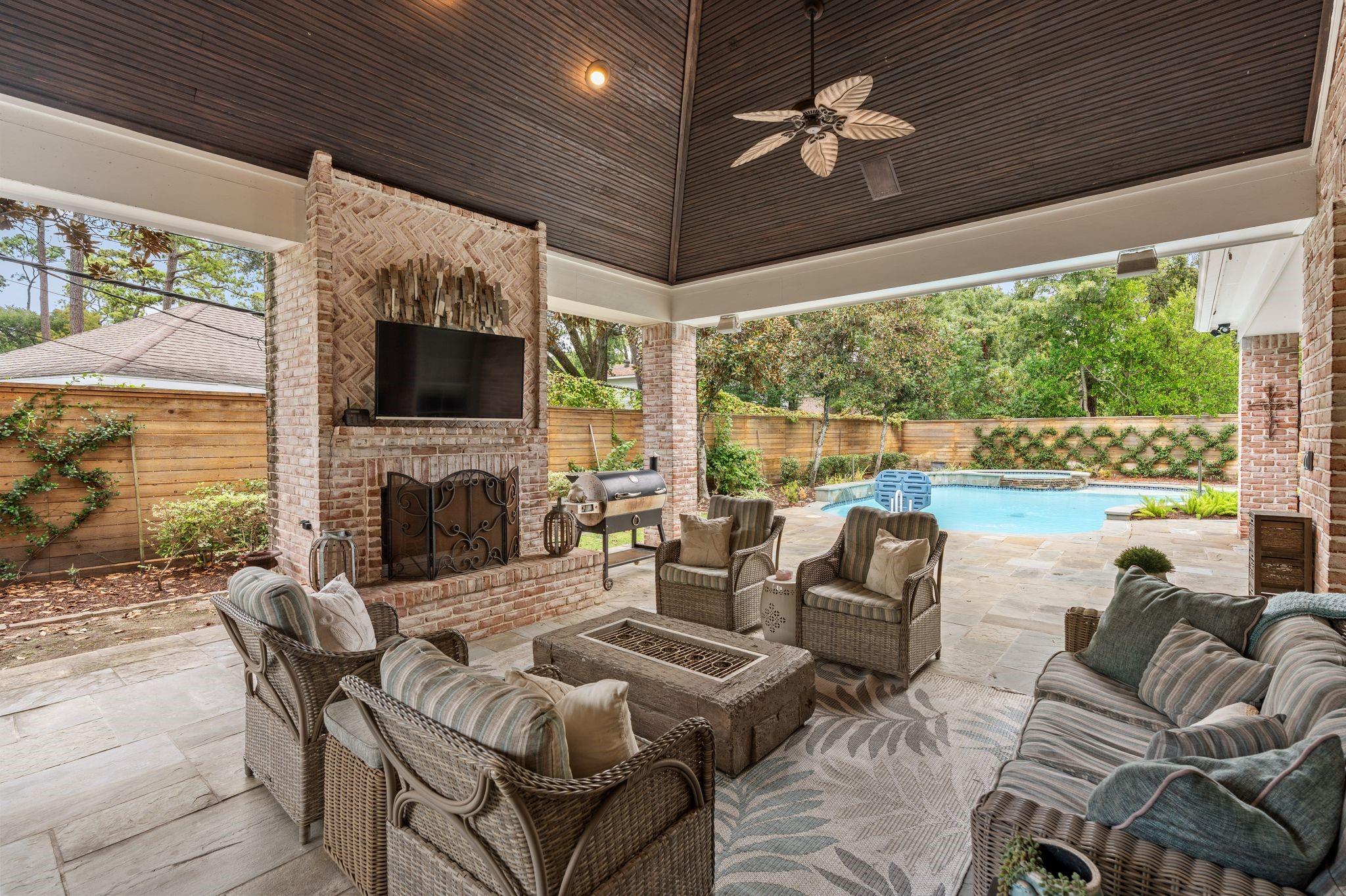 11910 Longleaf Lane