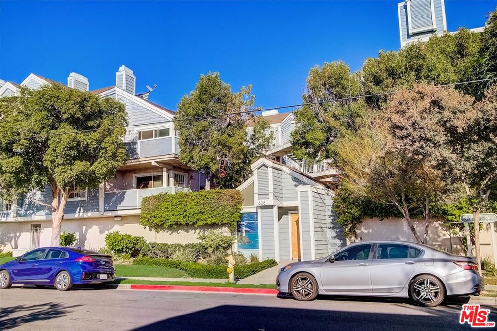628 Daisy Avenue 328