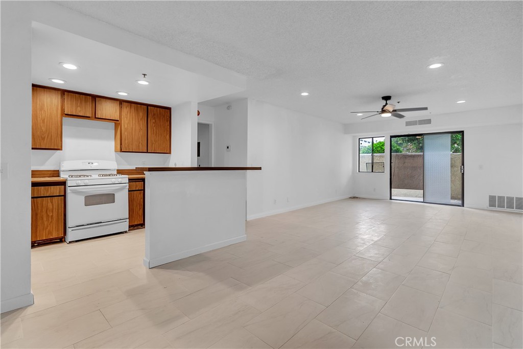 700 W 3rd Street A104