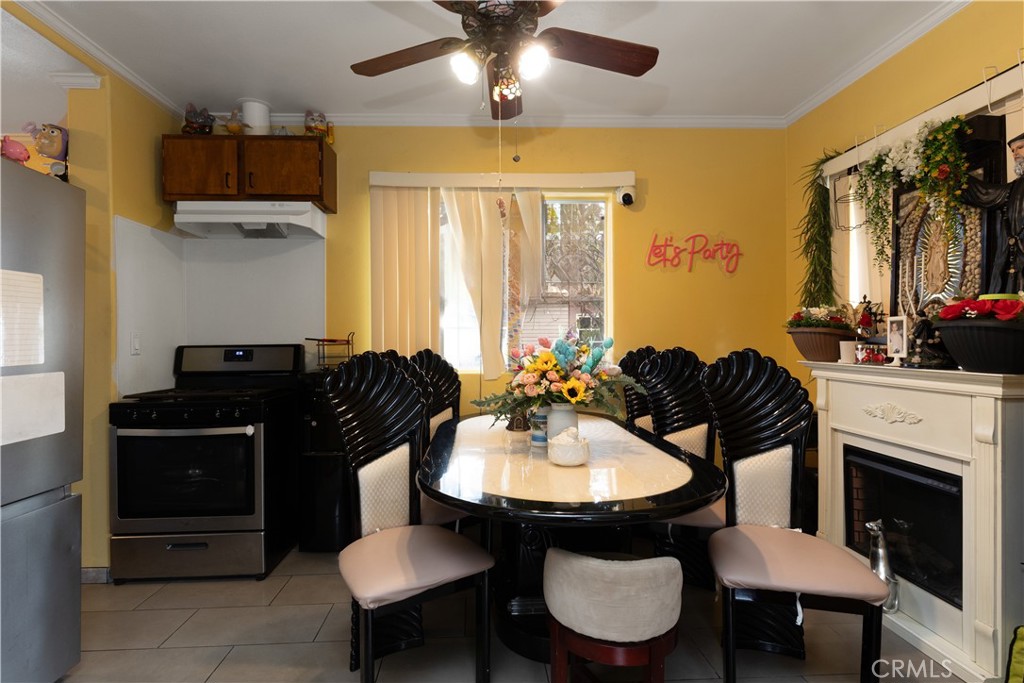 1843 Cerritos Avenue