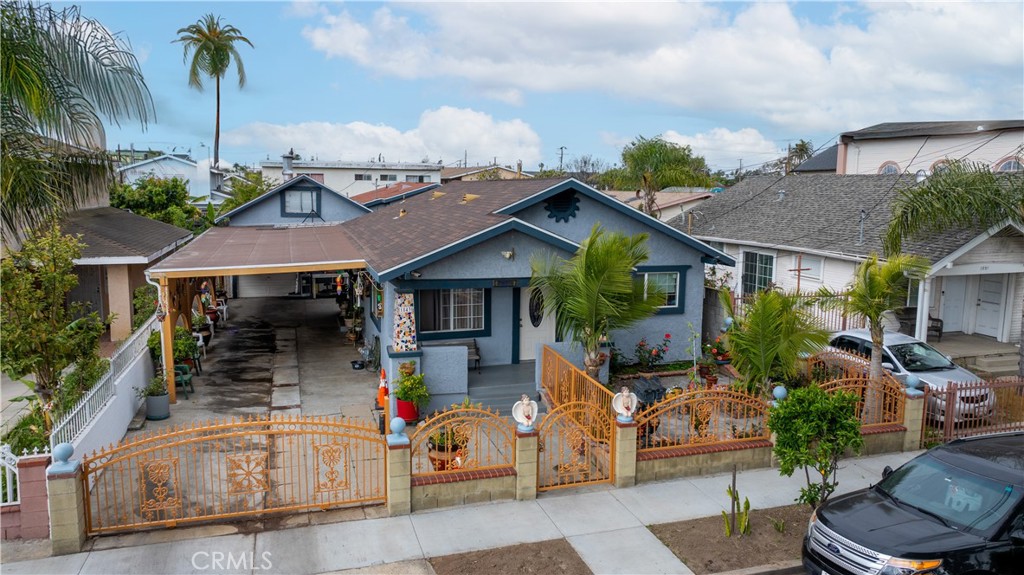 1843 Cerritos Avenue