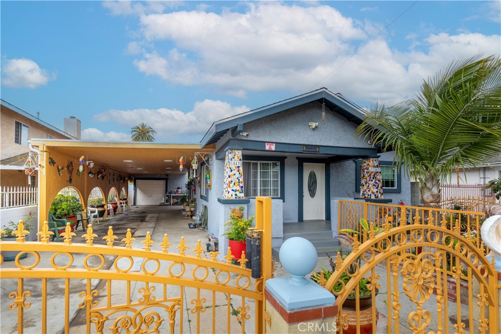 1843 Cerritos Avenue