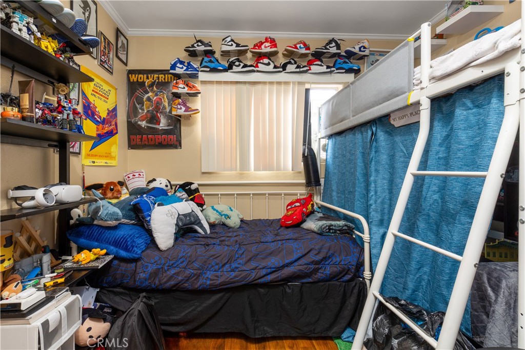 1843 Cerritos Avenue