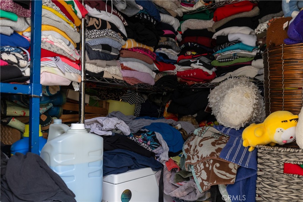 1843 Cerritos Avenue