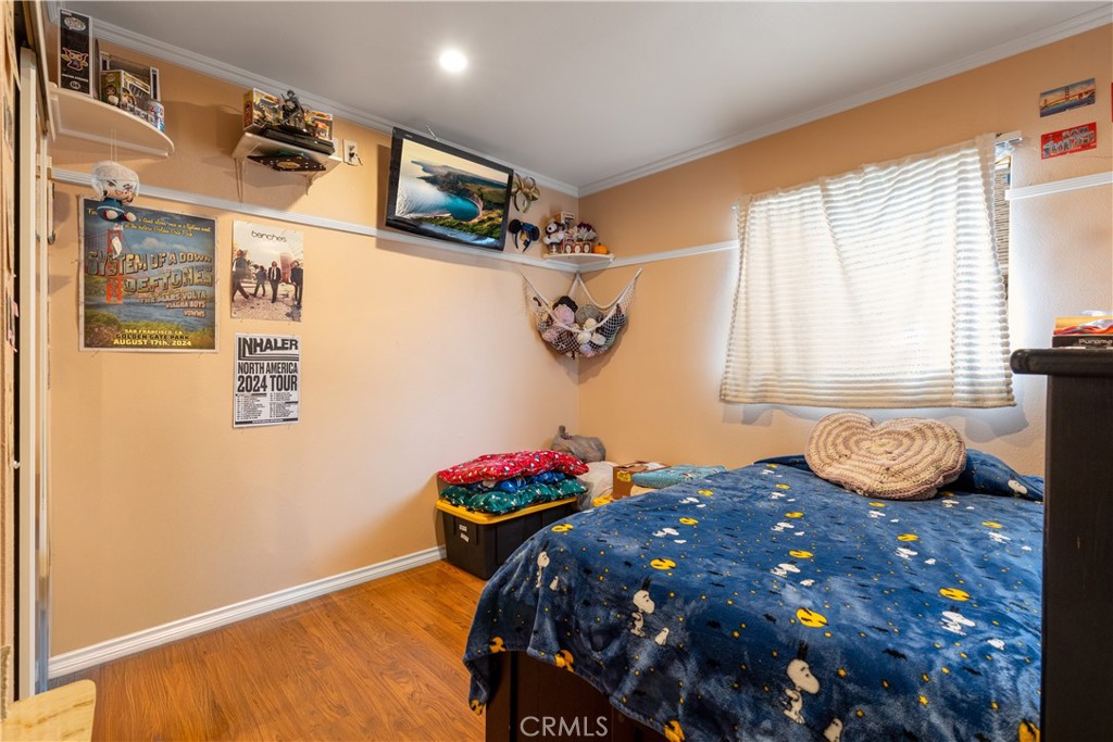 1843 Cerritos Avenue