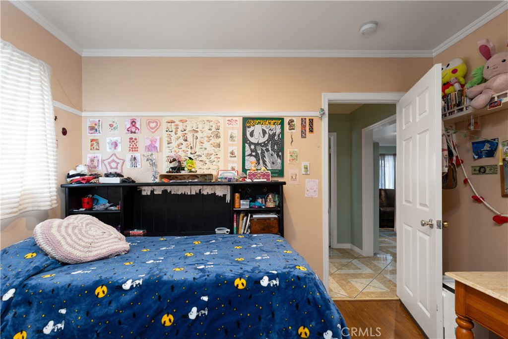 1843 Cerritos Avenue