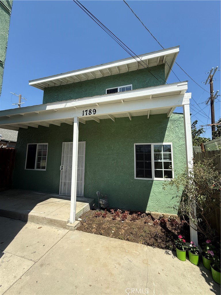 1789 37th Drive