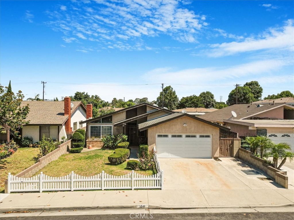 1511 E Abri Street