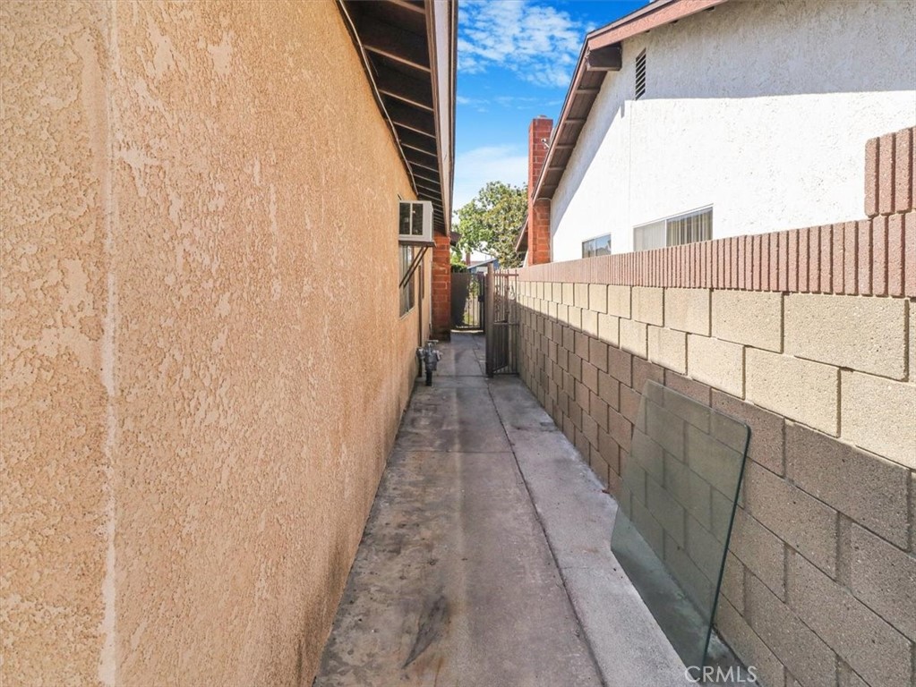 1511 E Abri Street