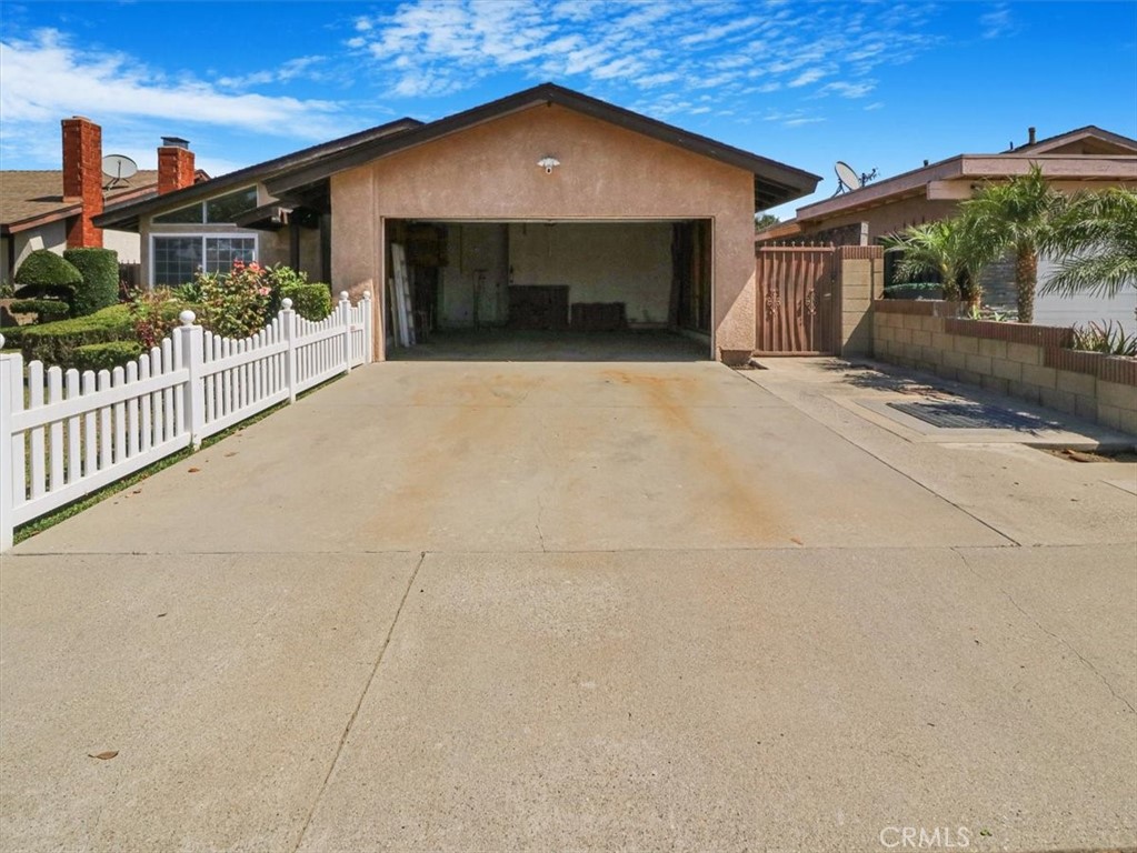 1511 E Abri Street