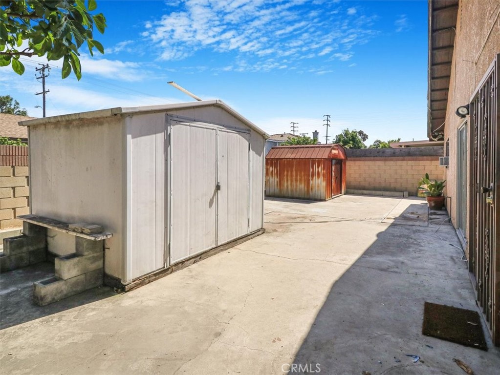 1511 E Abri Street