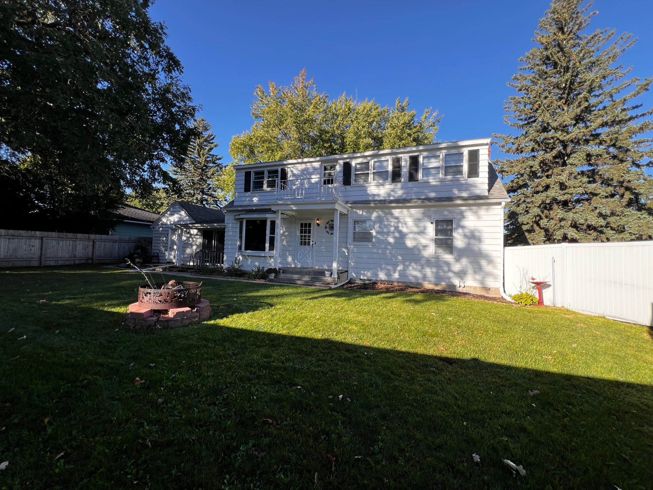226 Maple Avenue N