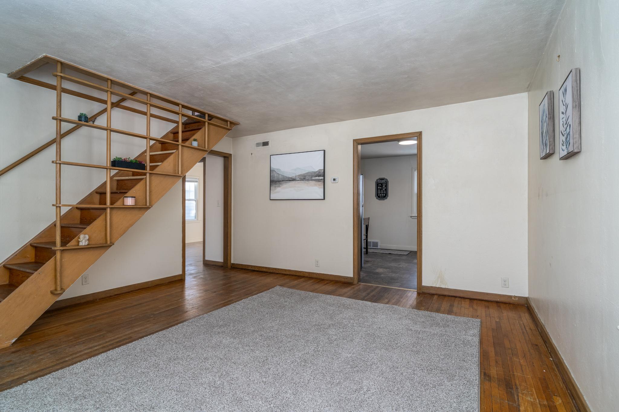 517 W 7th Street