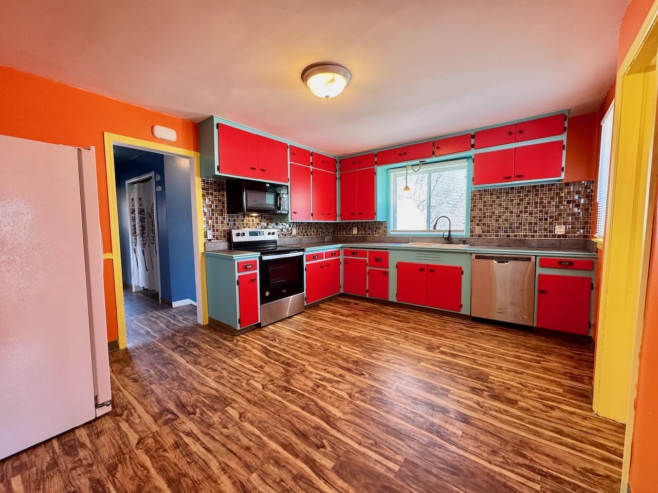 111 E Cherry Avenue