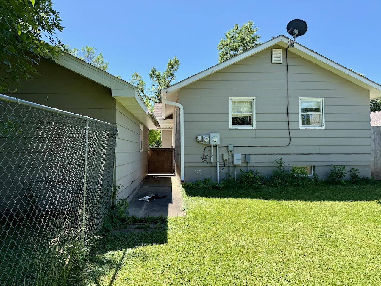 111 E Cherry Avenue