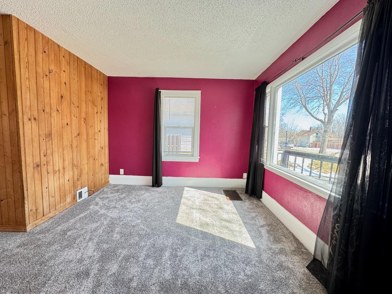 111 E Cherry Avenue