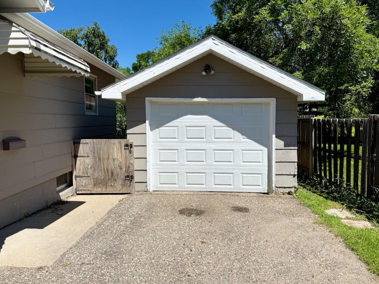 111 E Cherry Avenue