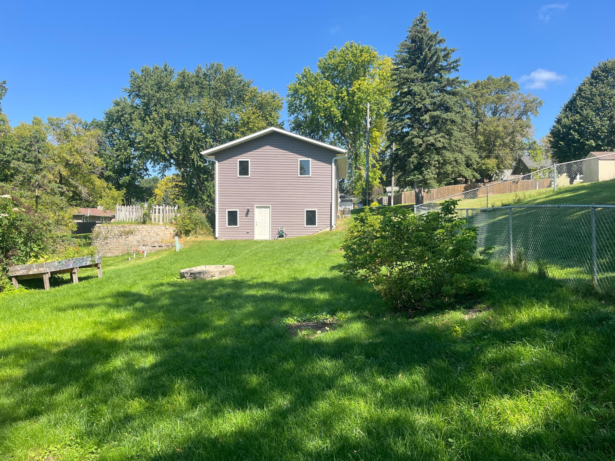 214 E Cherry Avenue