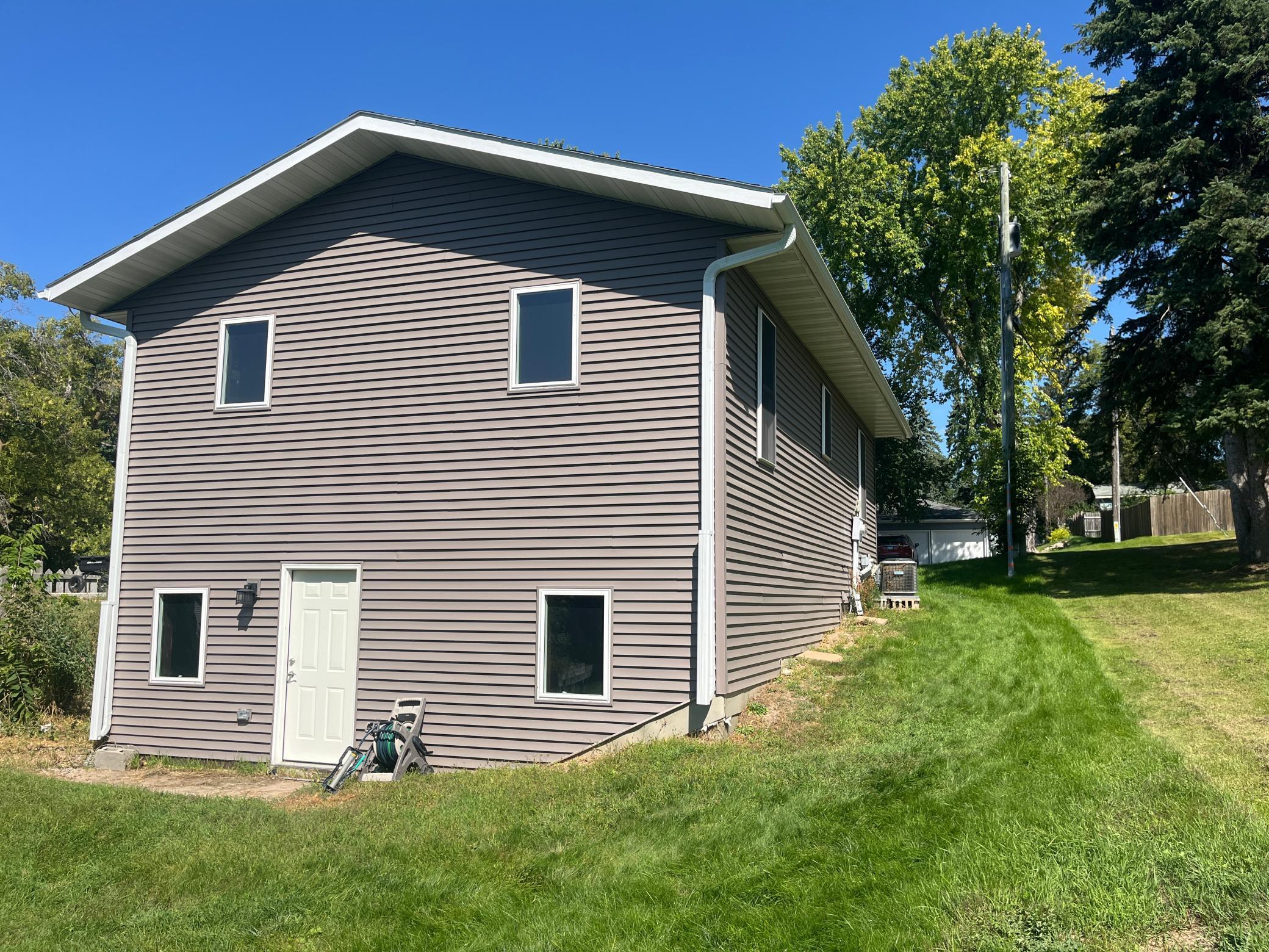 214 E Cherry Avenue