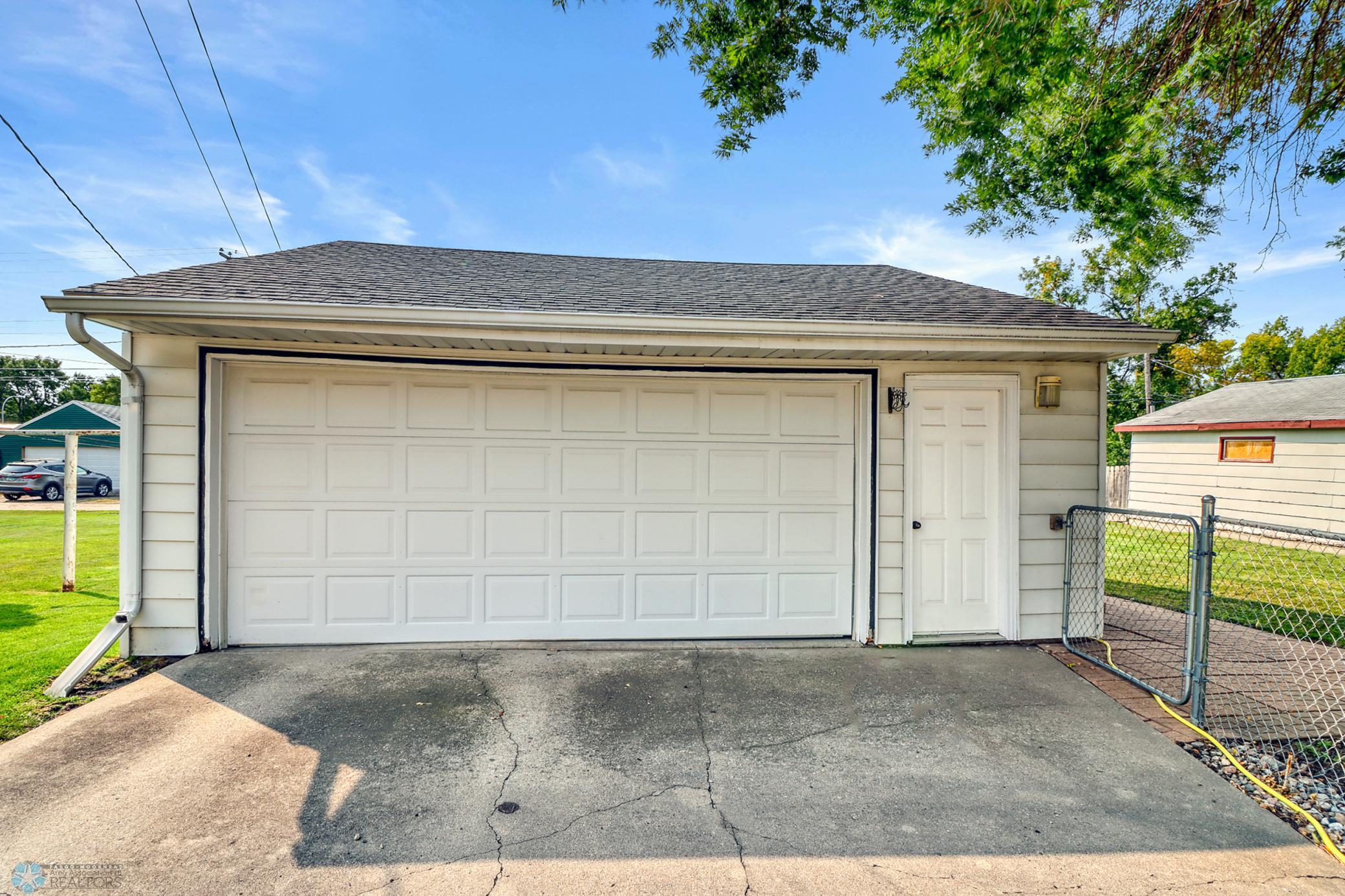 117 3rd Avenue W