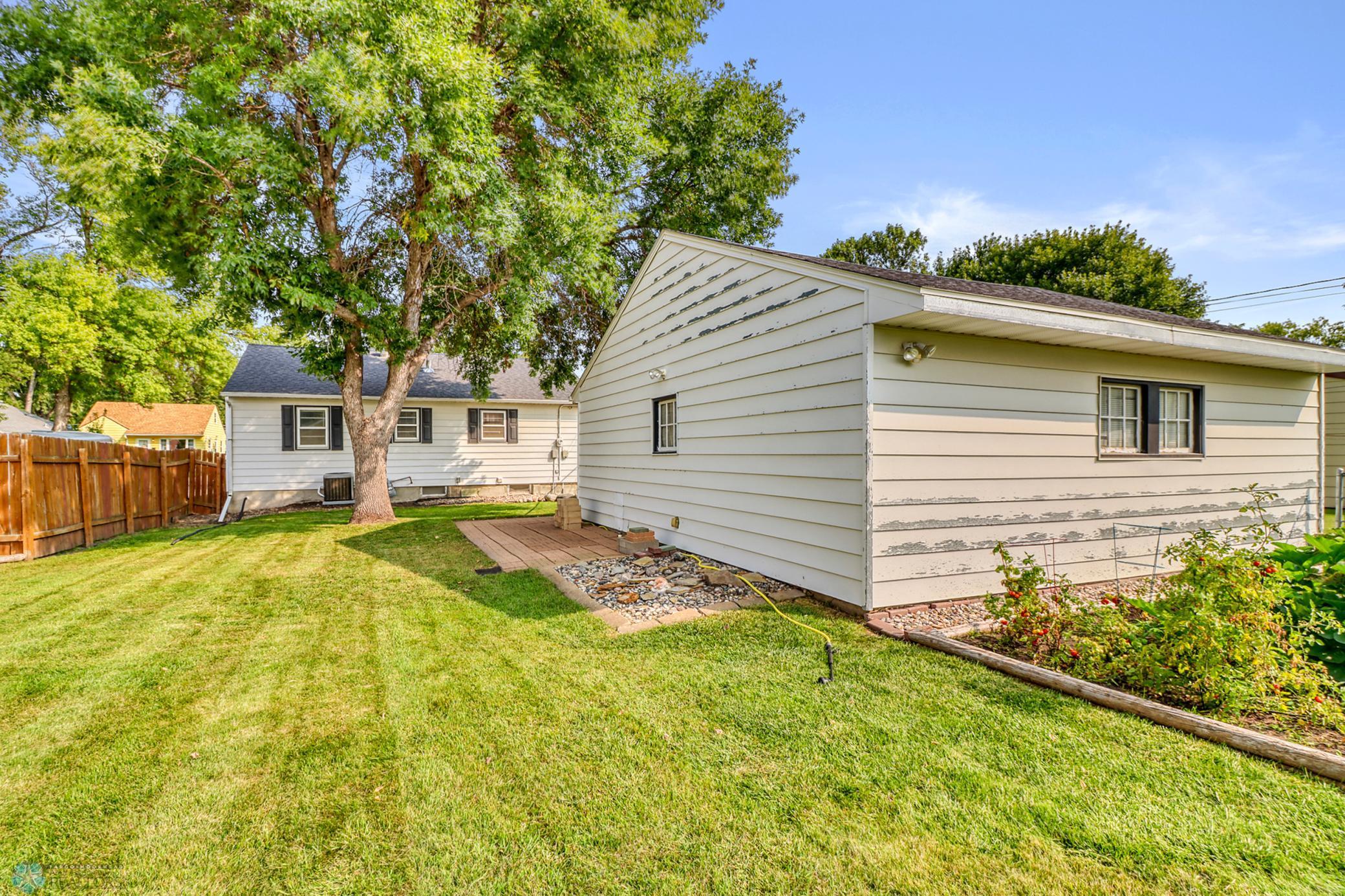 117 3rd Avenue W