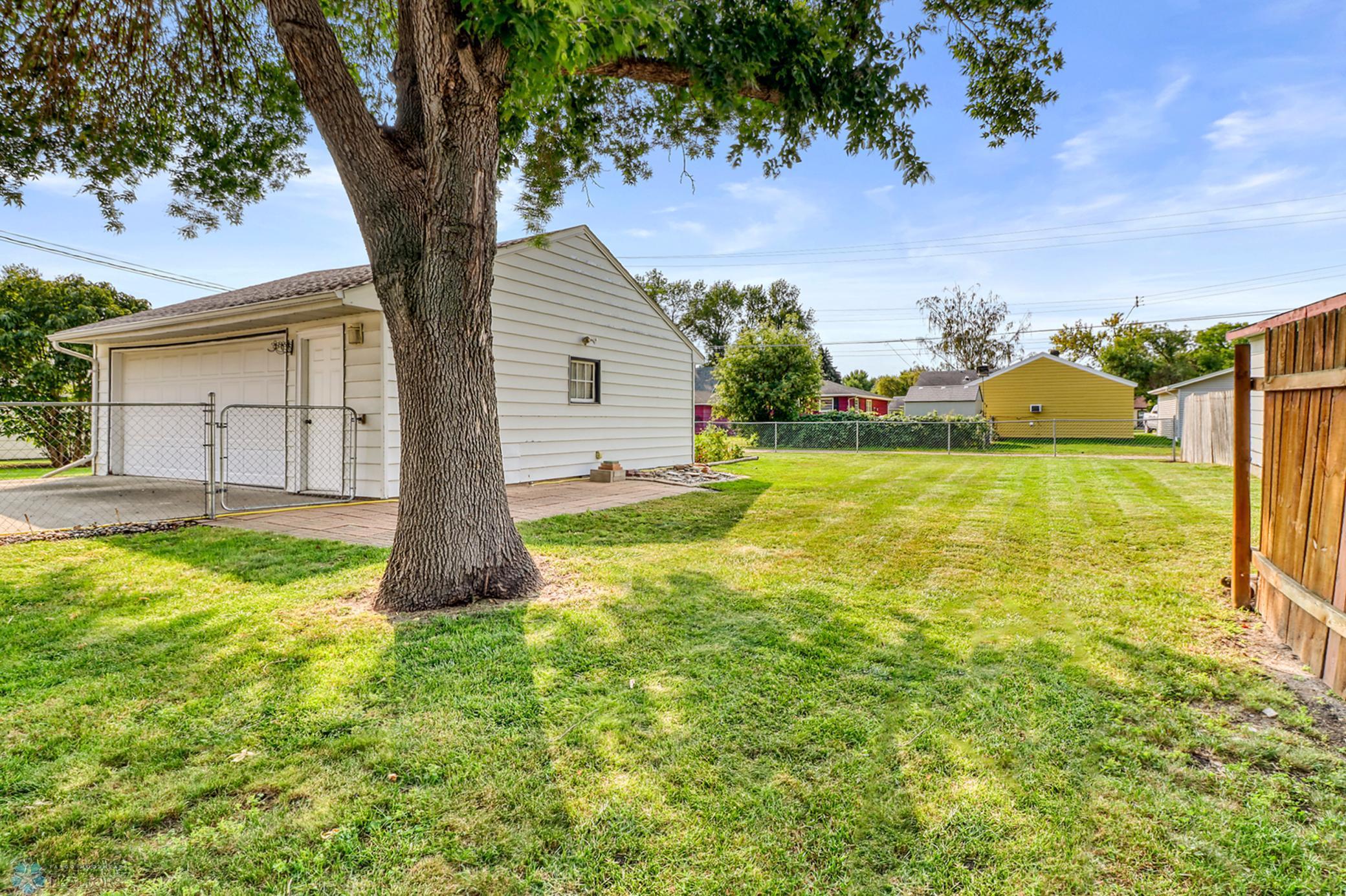 117 3rd Avenue W