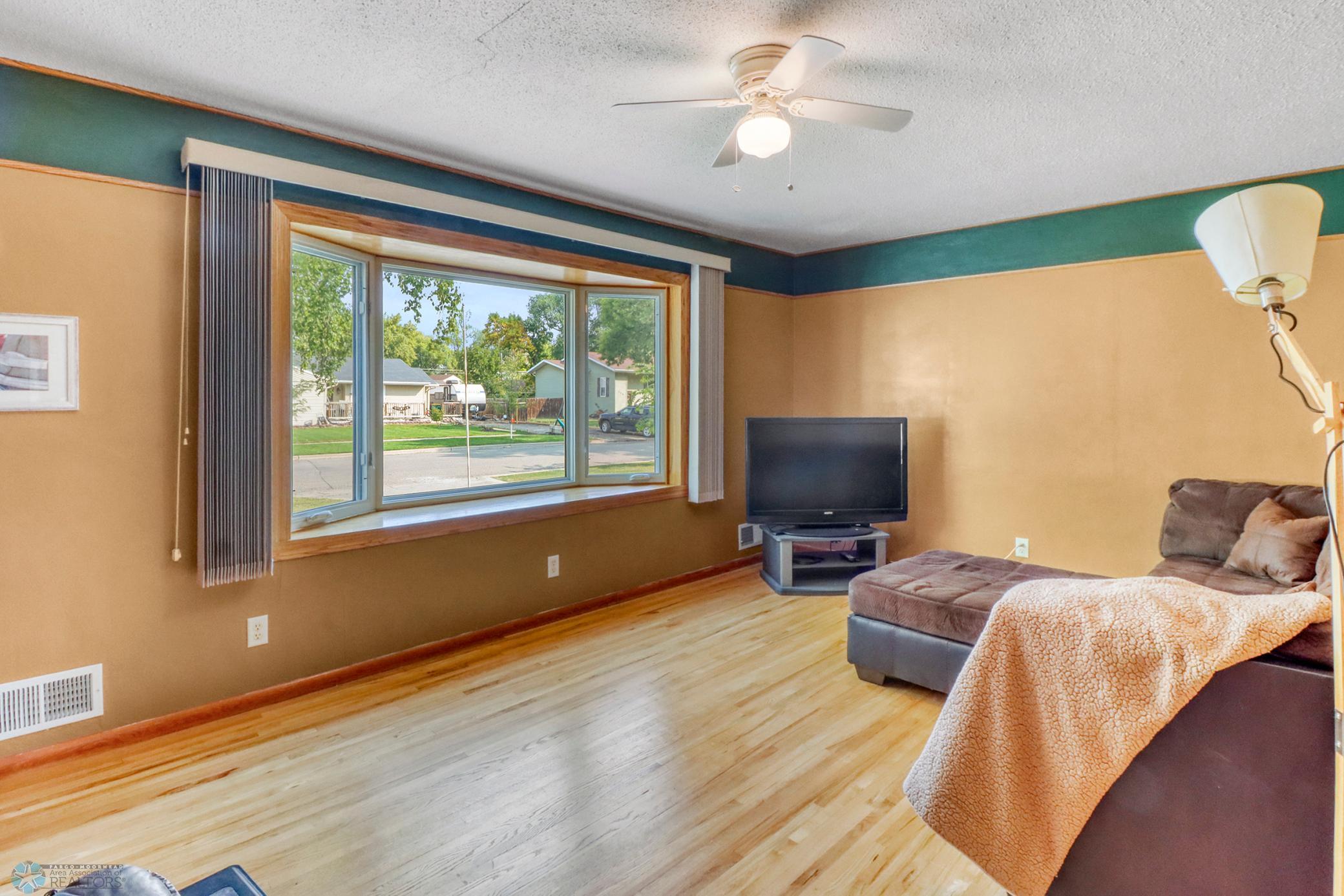 117 3rd Avenue W