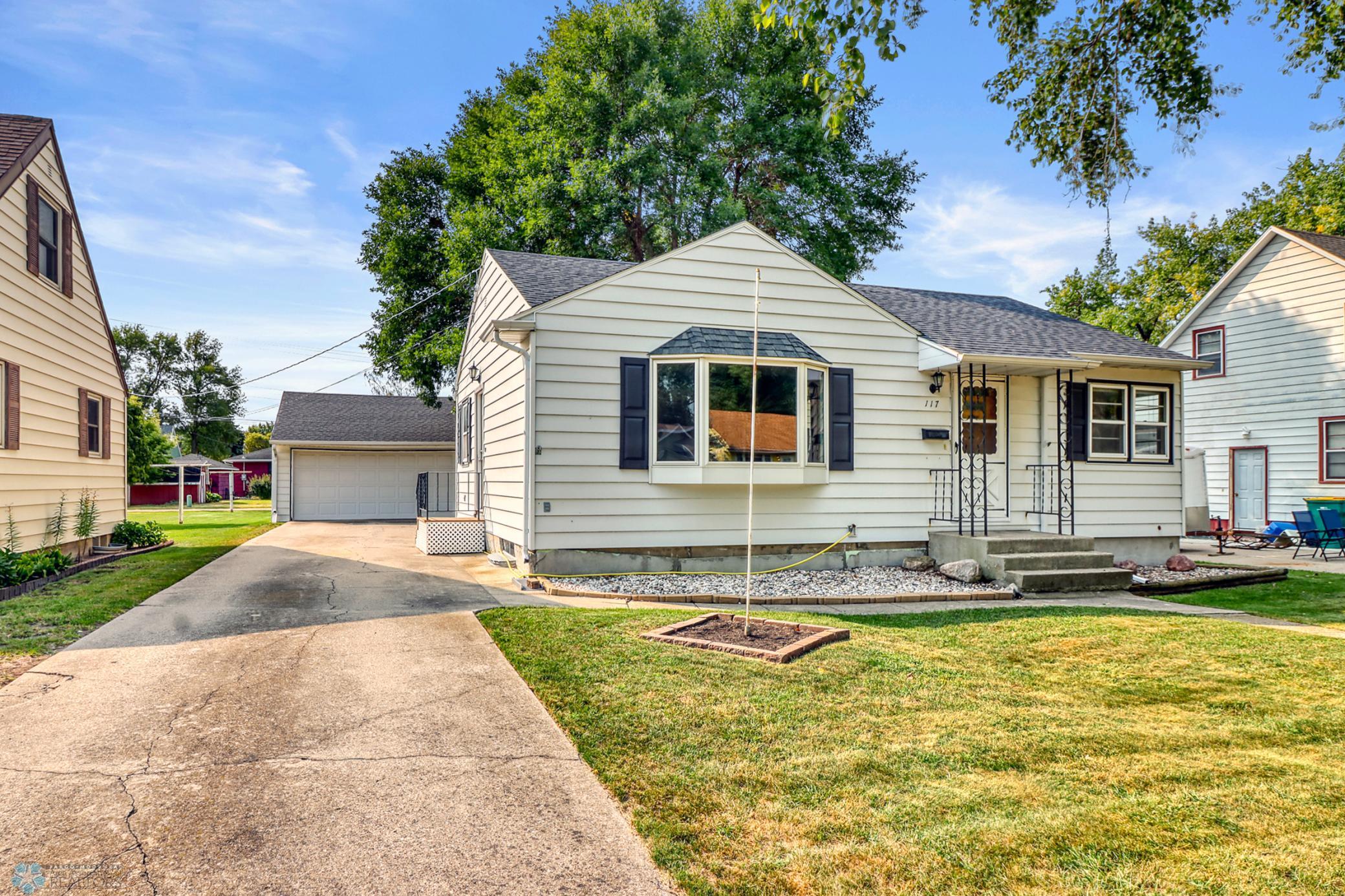 117 3rd Avenue W