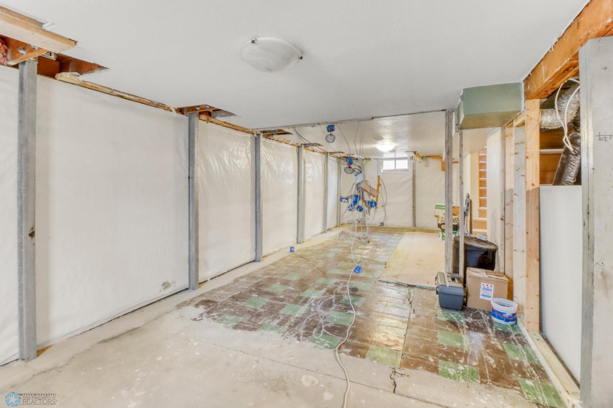 117 3rd Avenue W