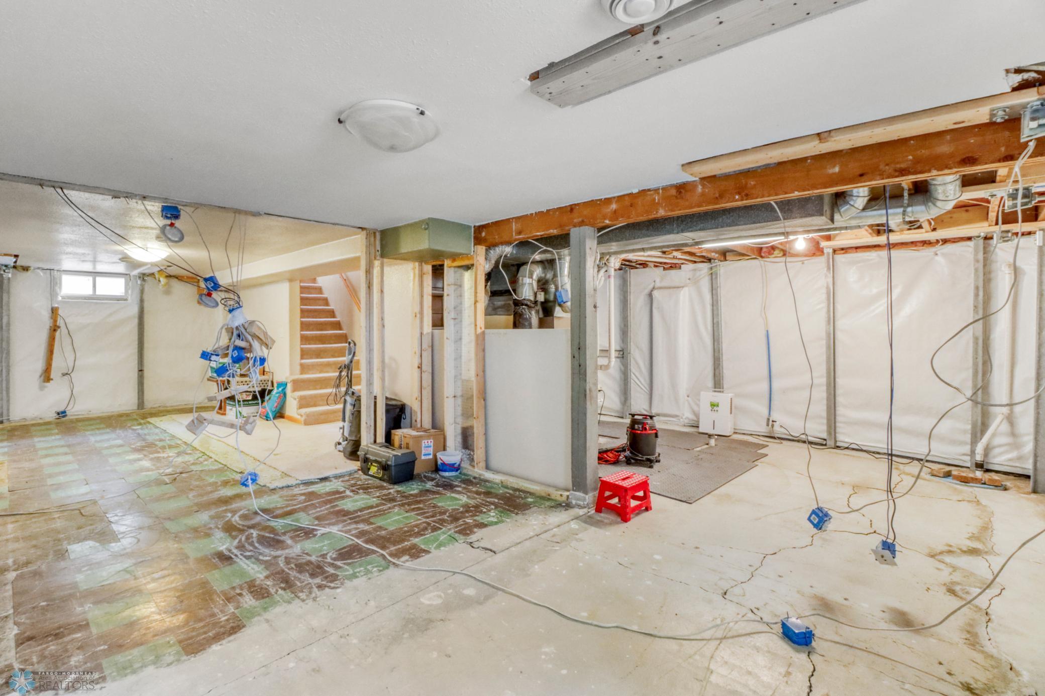 117 3rd Avenue W