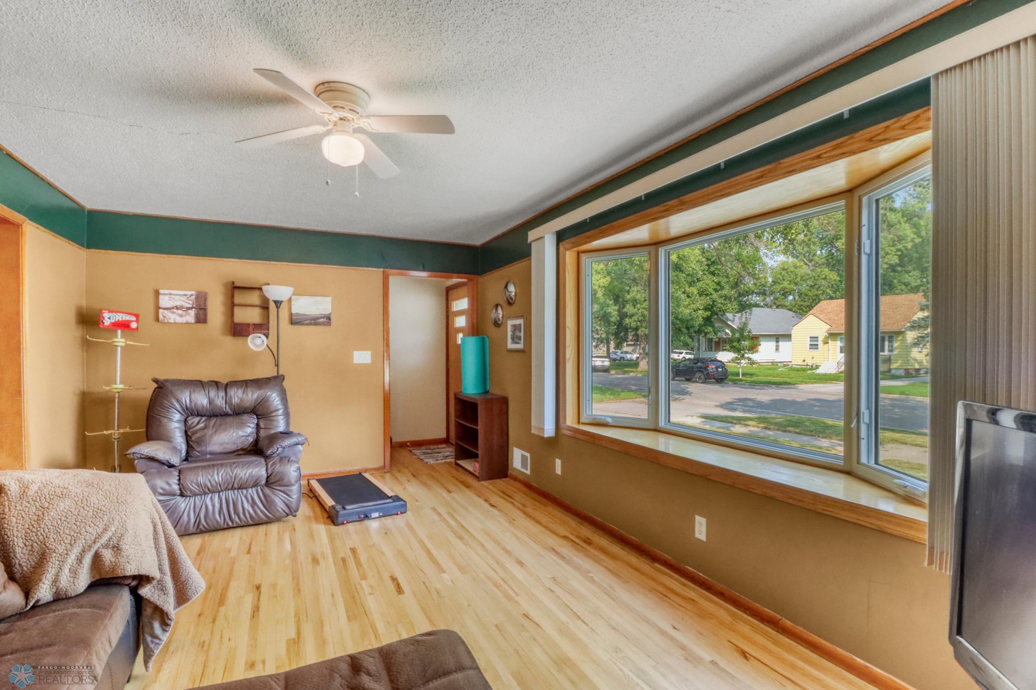 117 3rd Avenue W