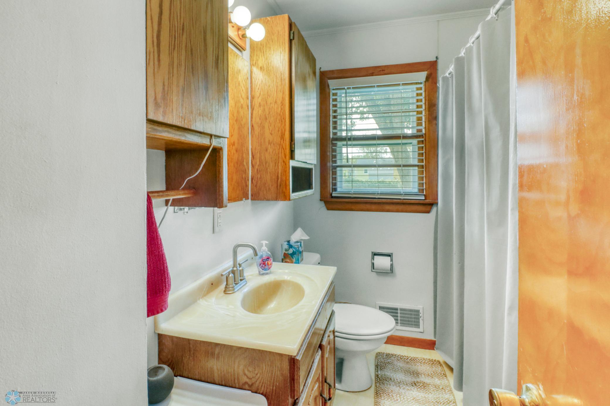 117 3rd Avenue W