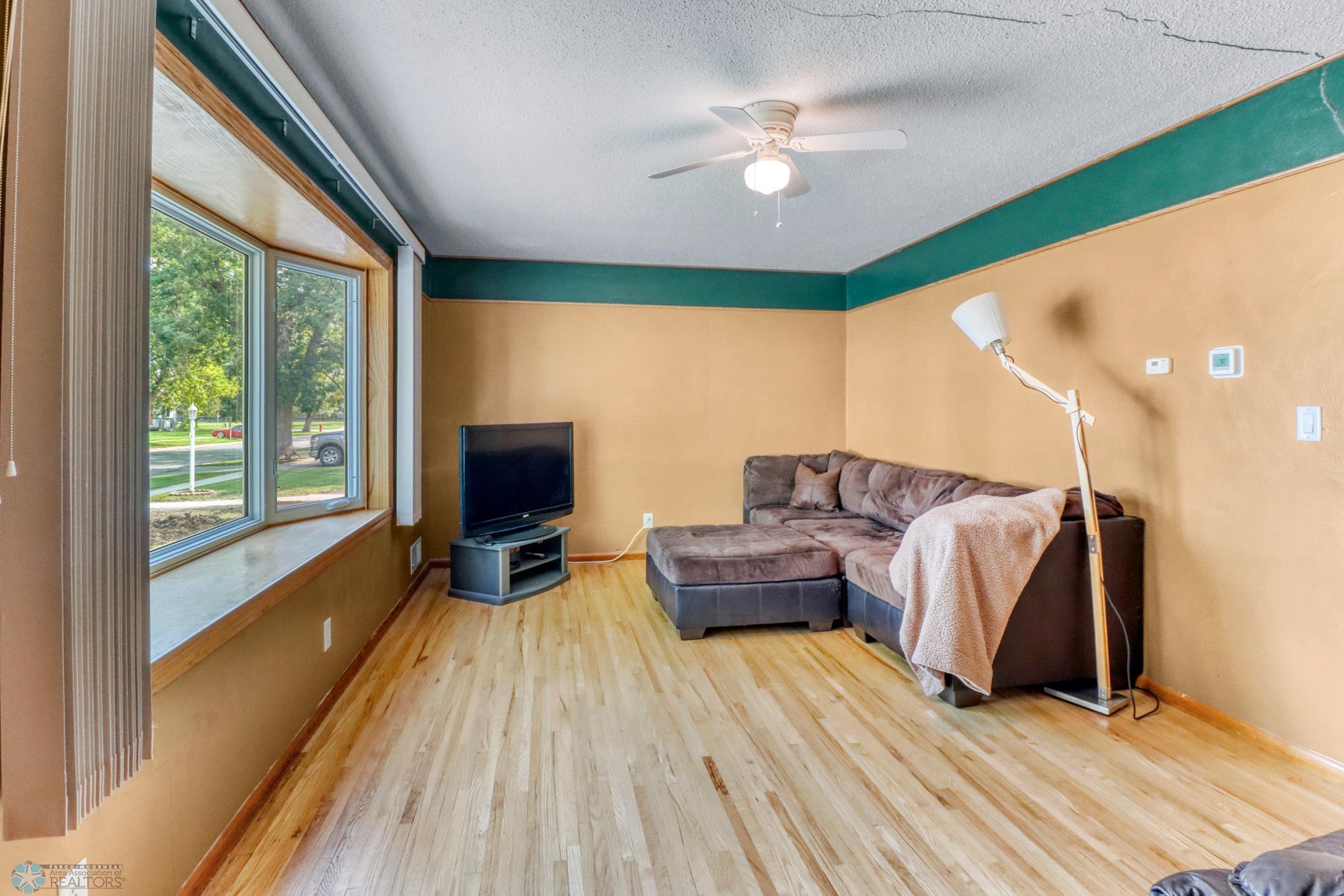 117 3rd Avenue W