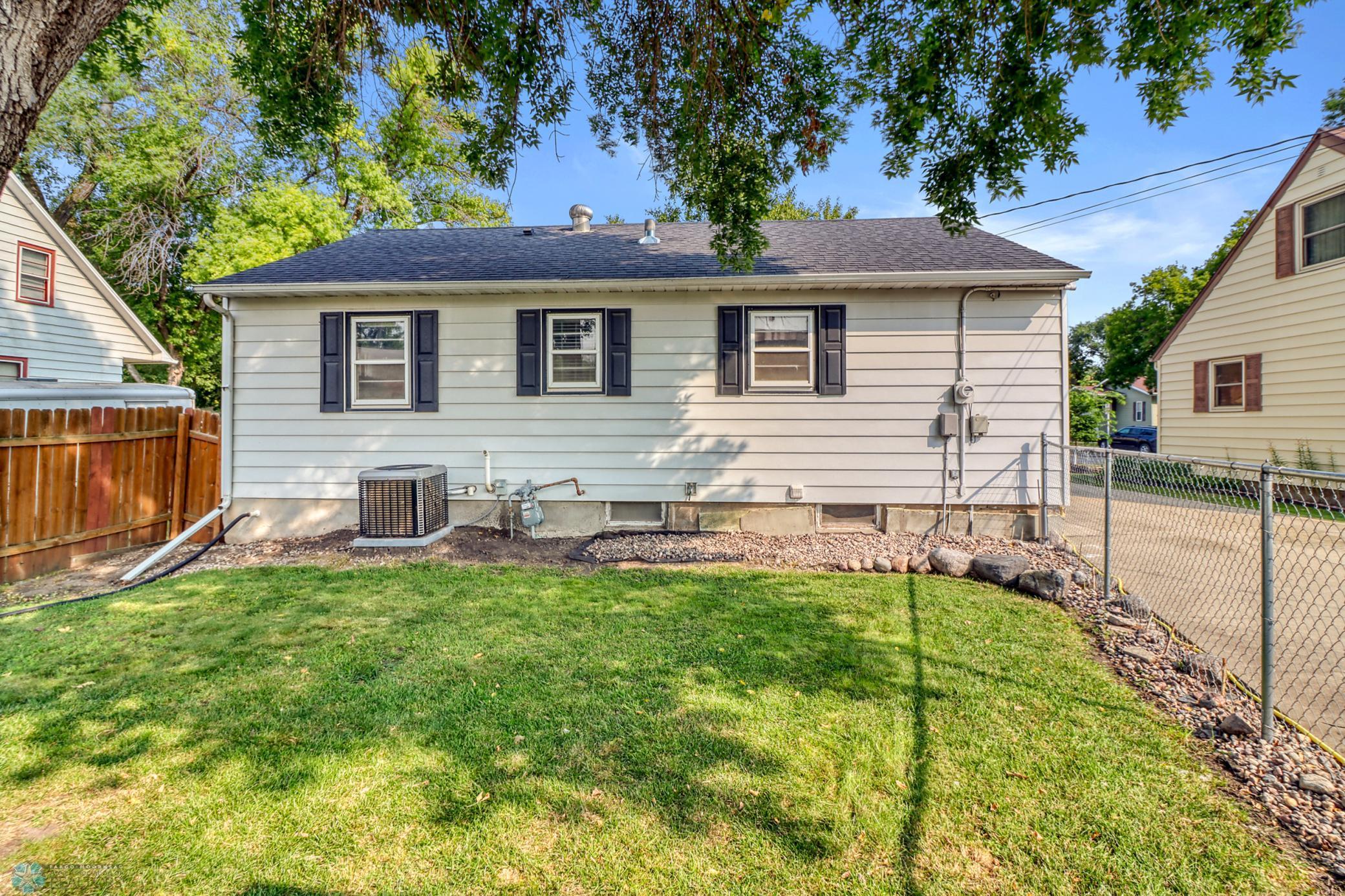 117 3rd Avenue W