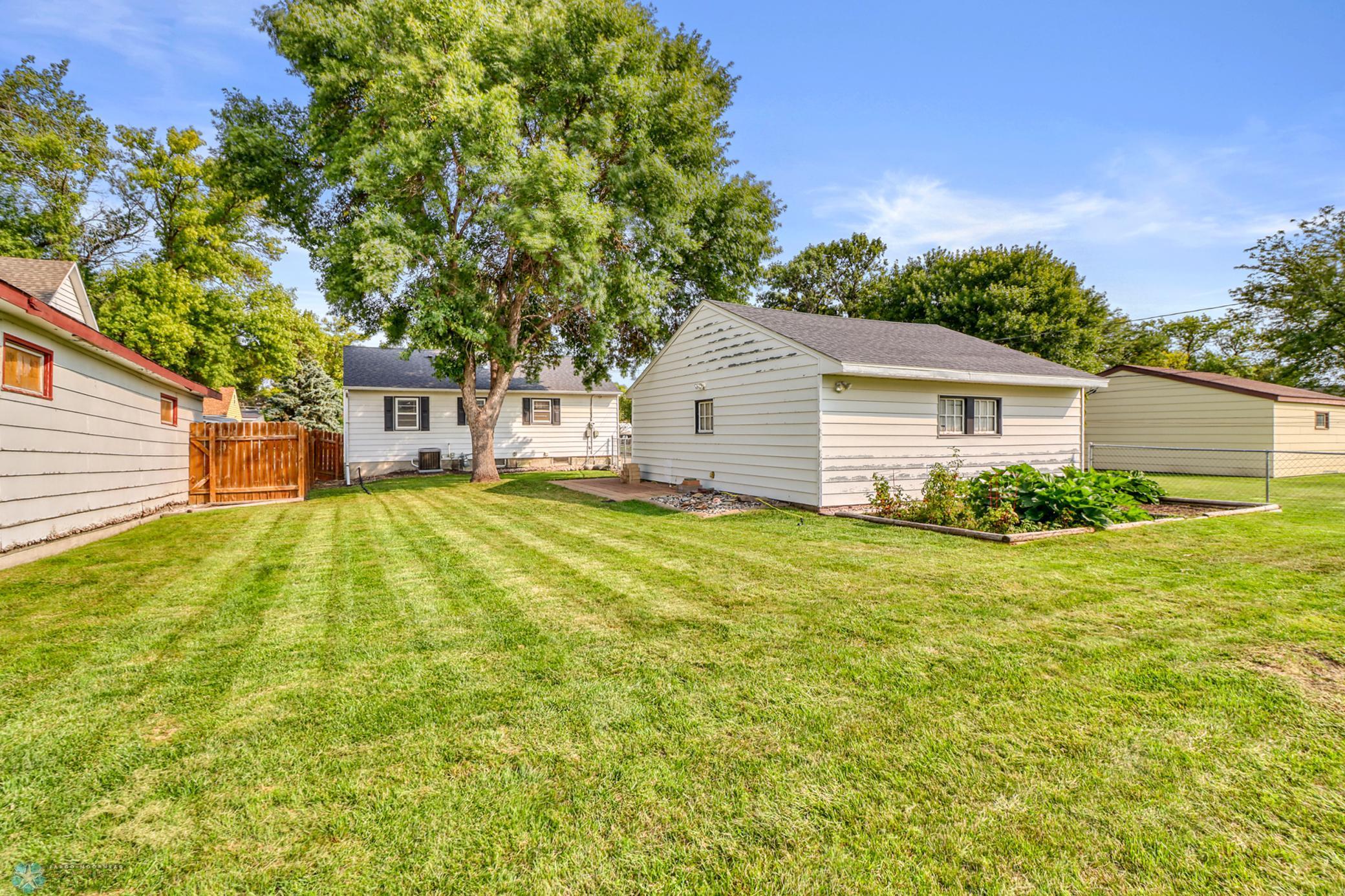 117 3rd Avenue W