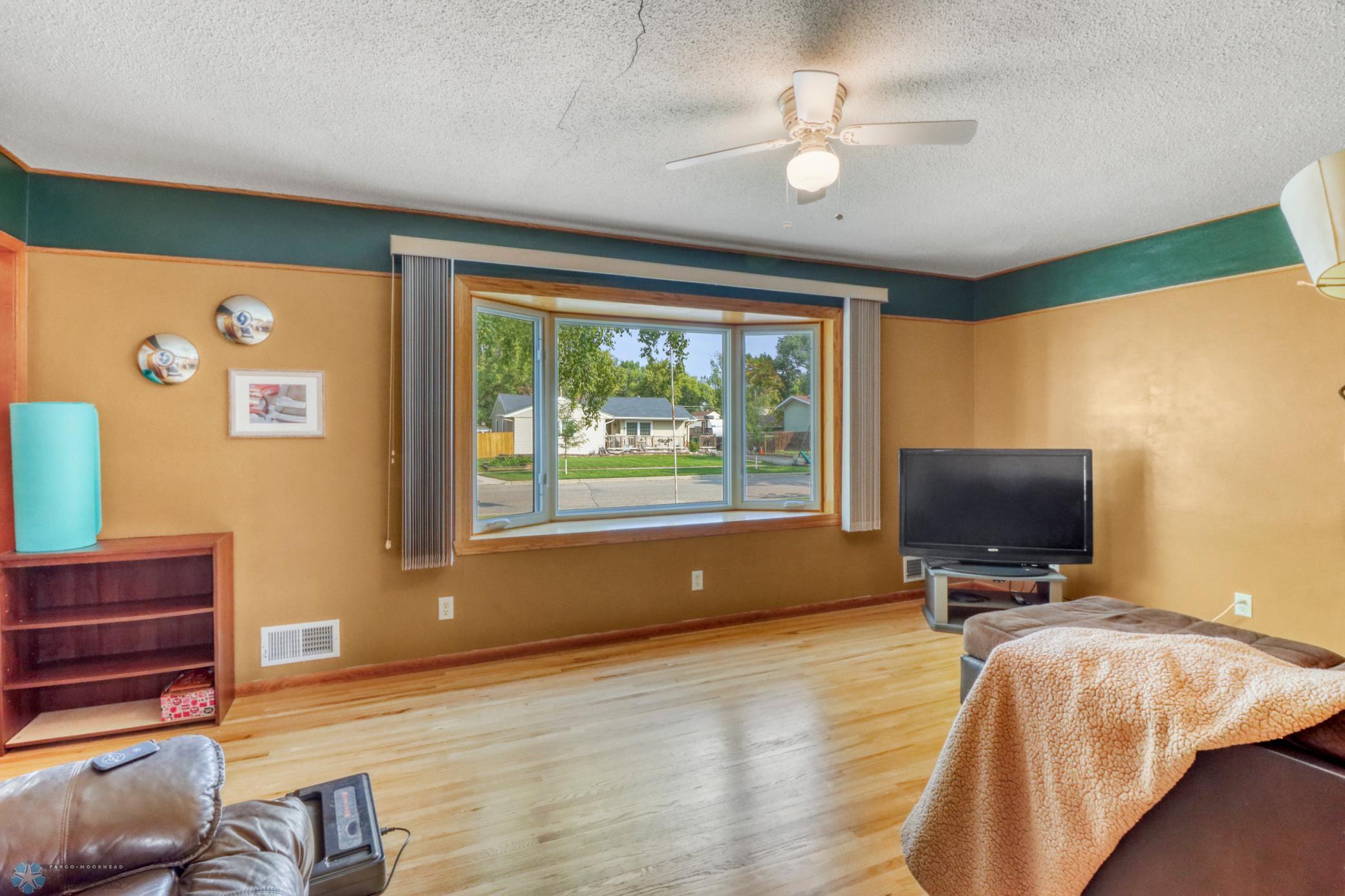 117 3rd Avenue W