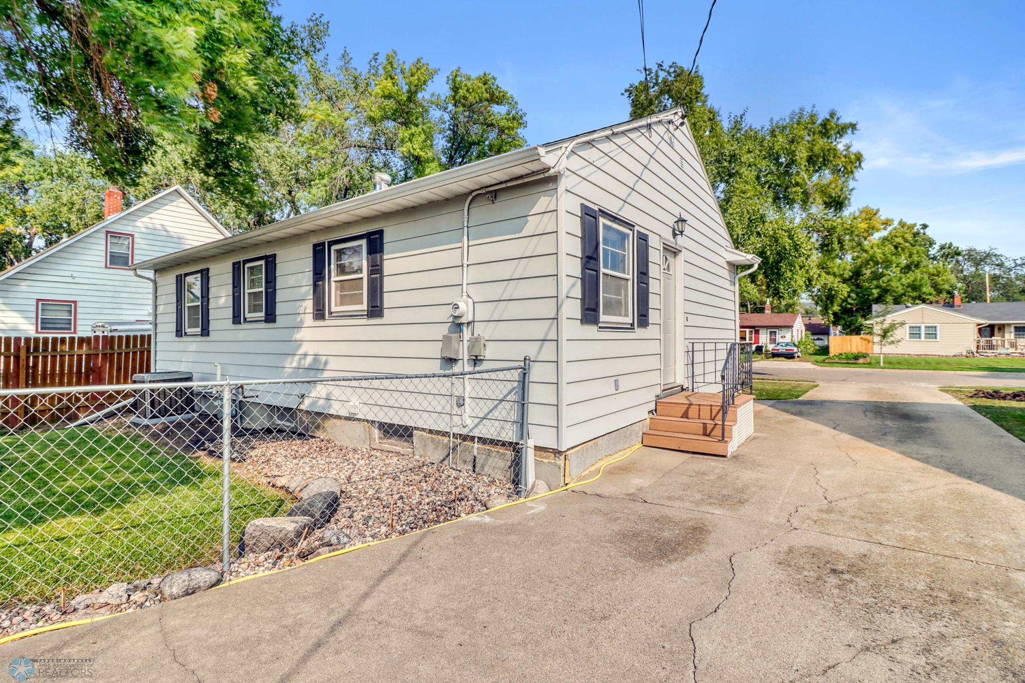 117 3rd Avenue W