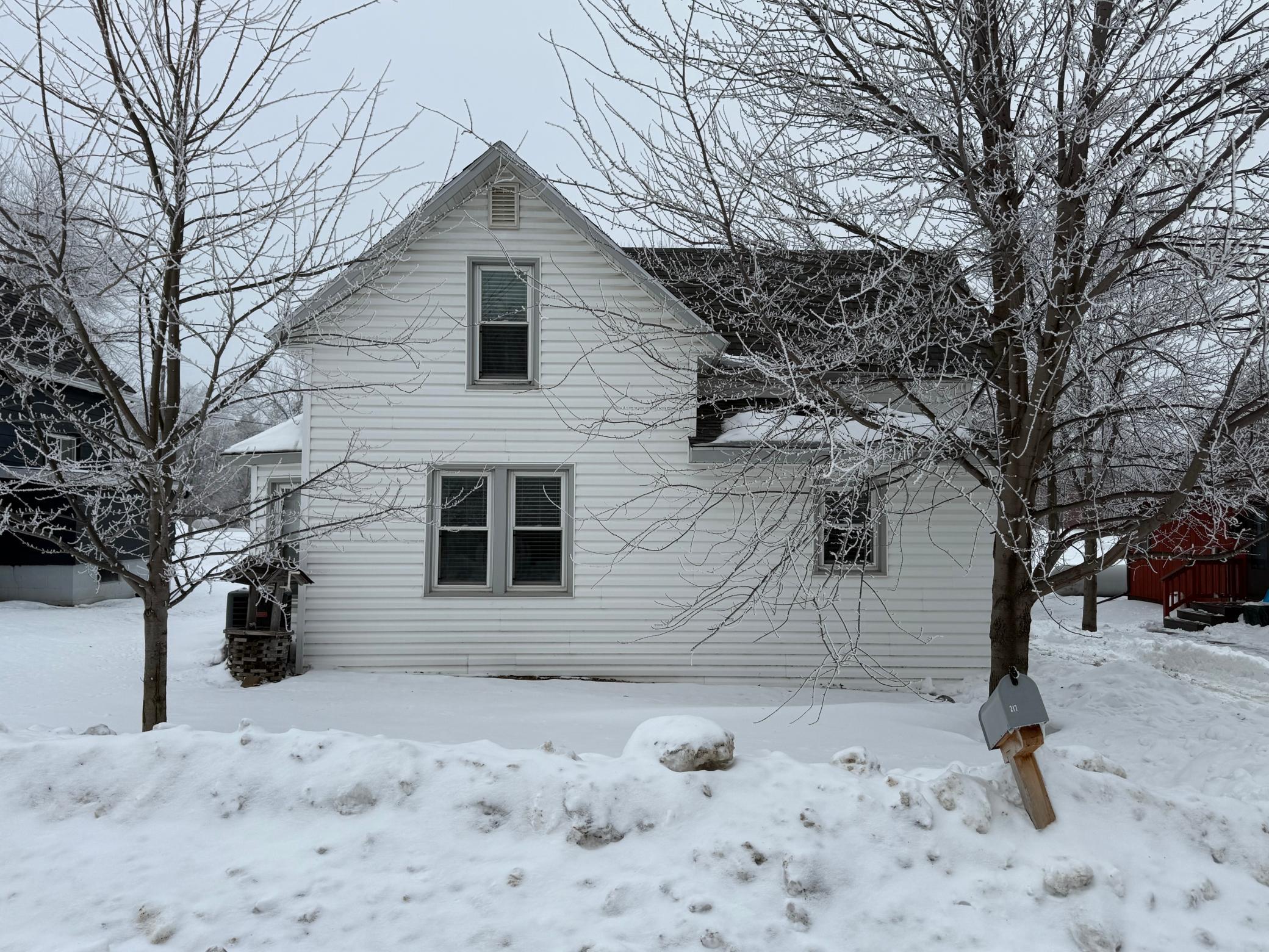 217 2nd Avenue NW