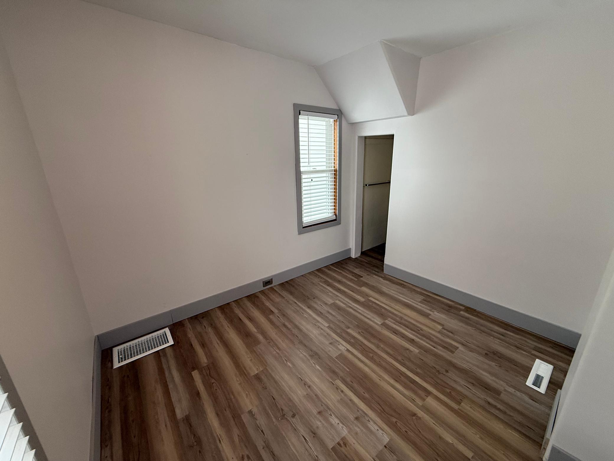 217 2nd Avenue NW