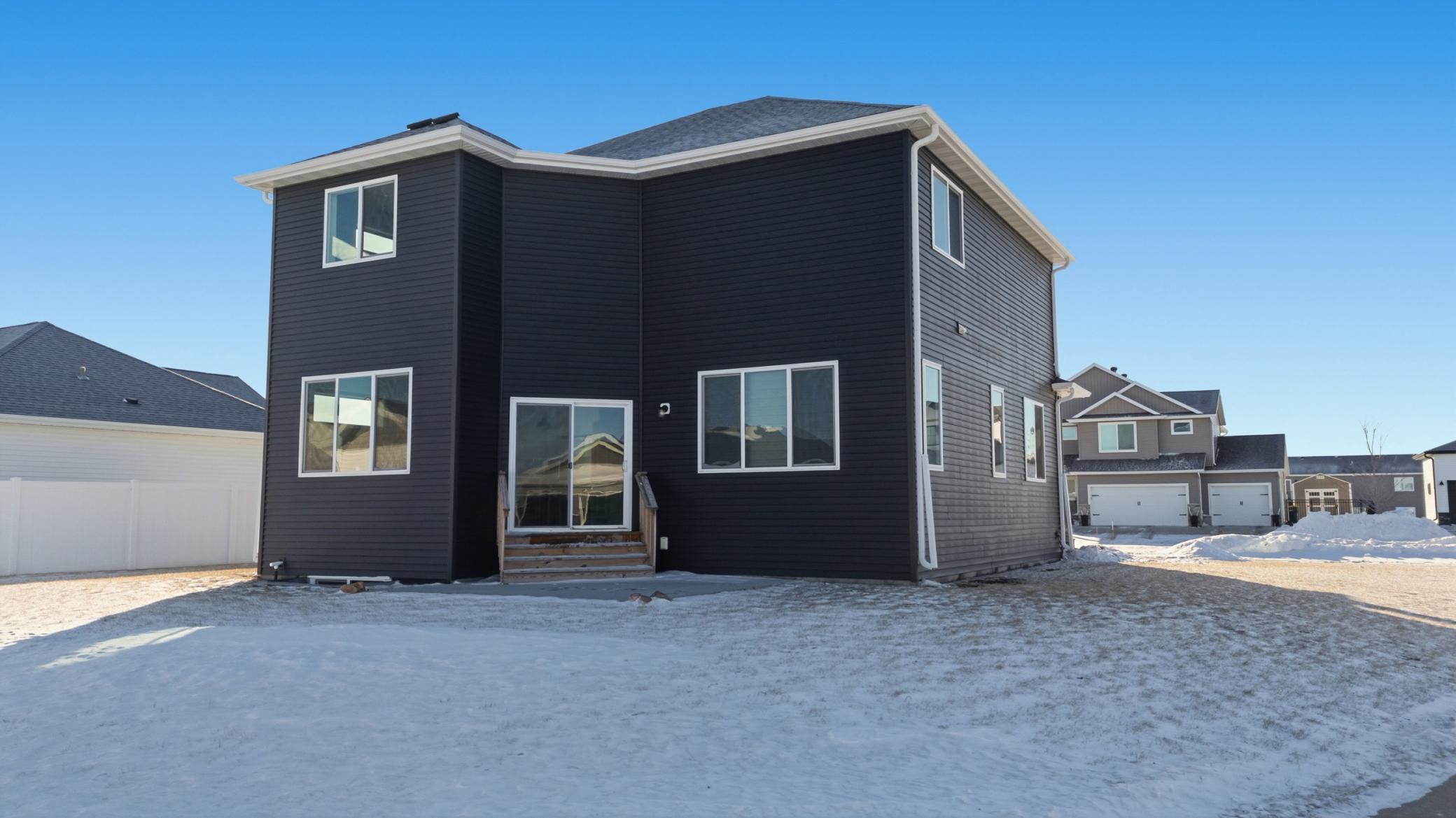 1326 Commander Drive W