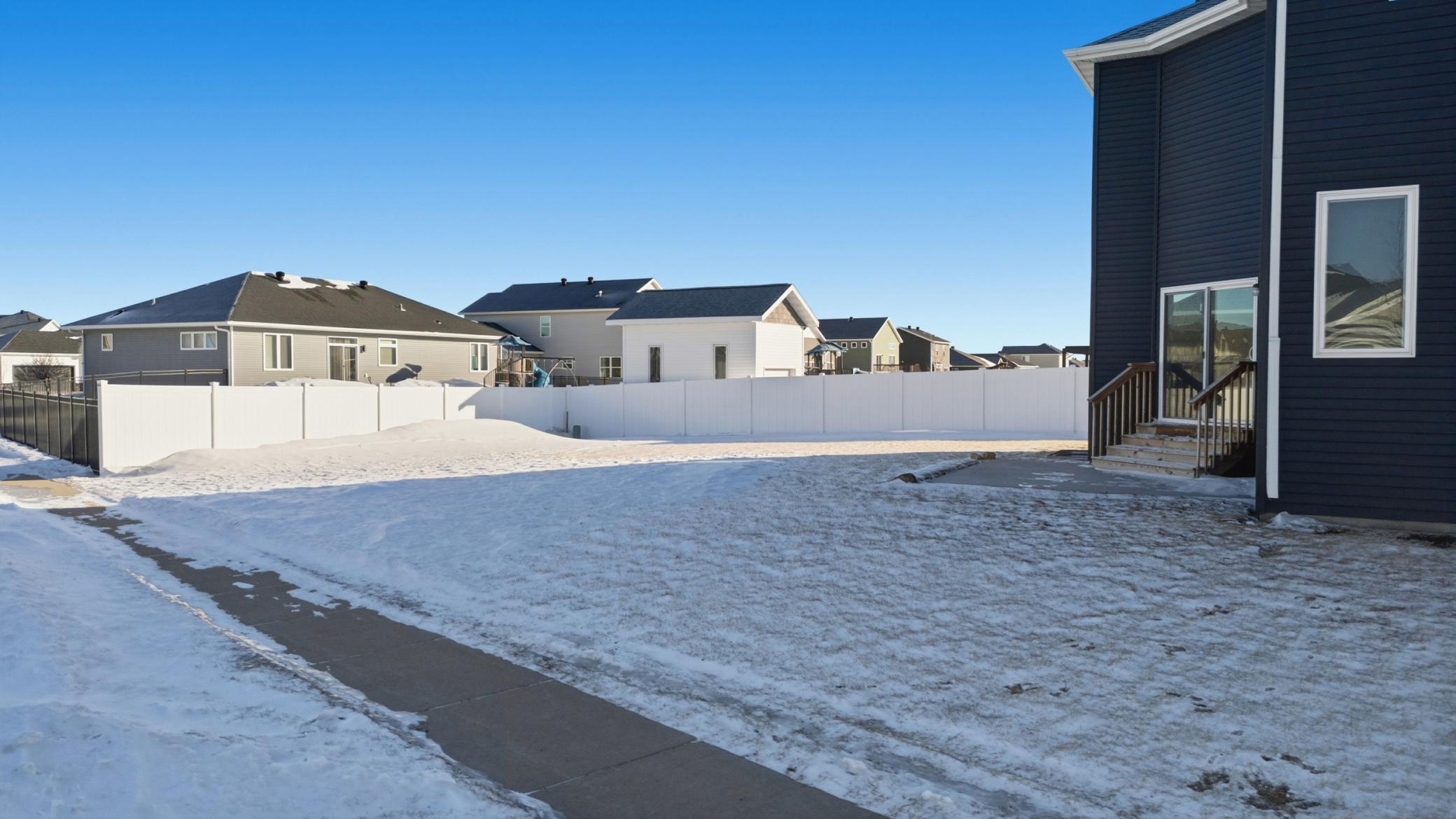 1326 Commander Drive W
