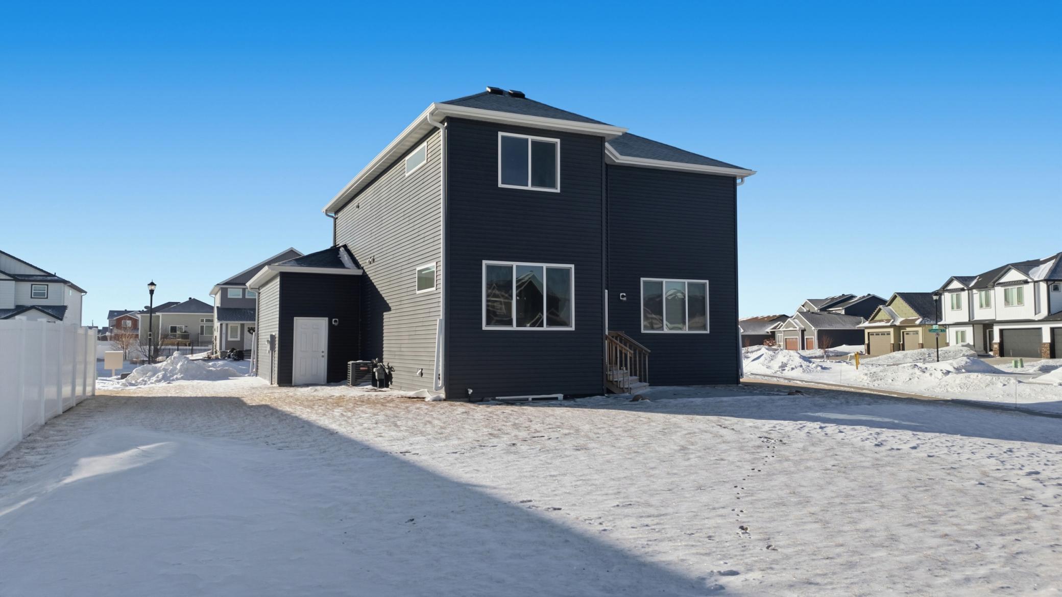 1326 Commander Drive W