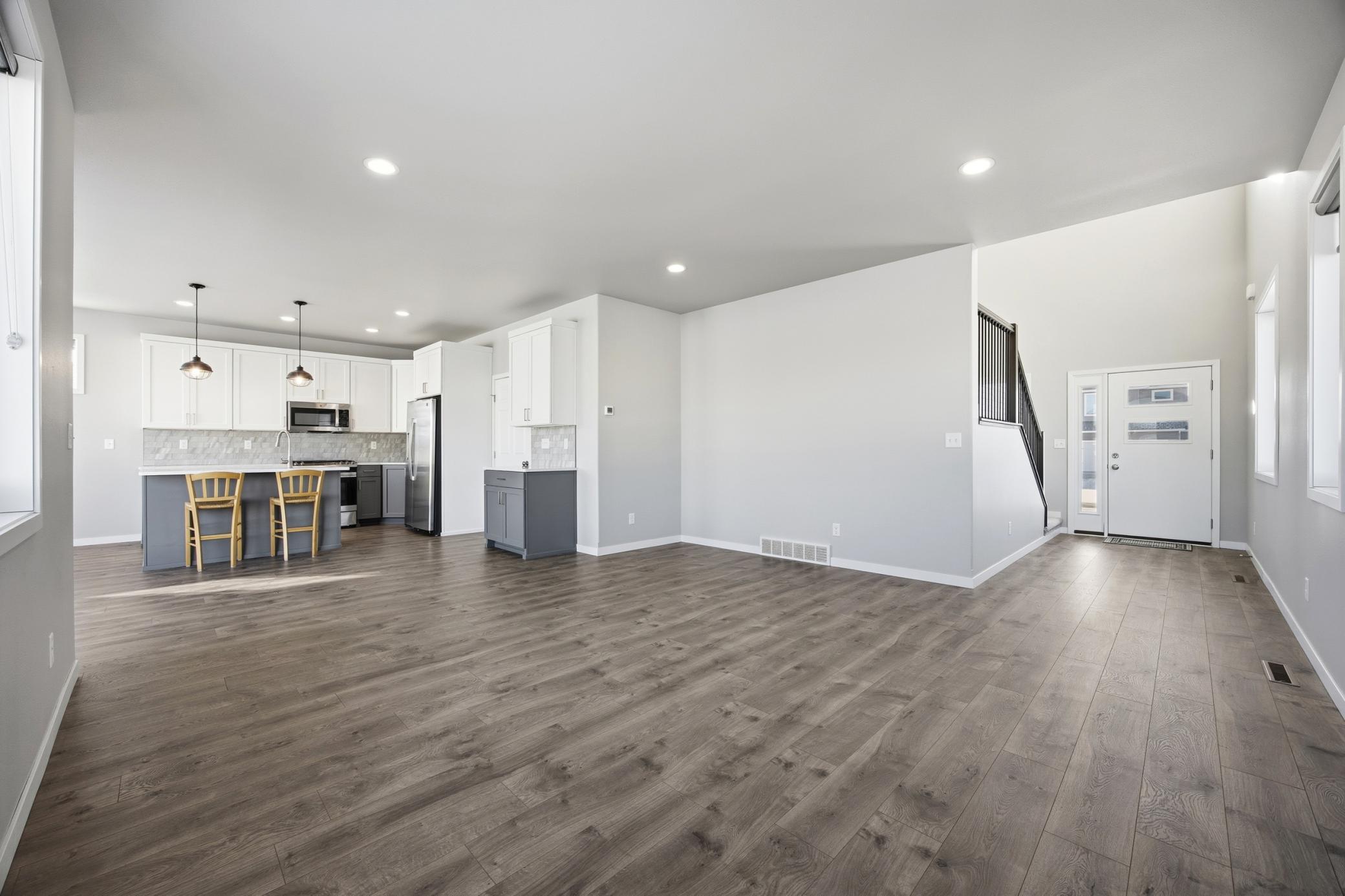 1326 Commander Drive W